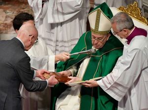 Papa: Božja riječ nas uvlači u „mrežu“ Očeve ljubavi i čini nas apostolima